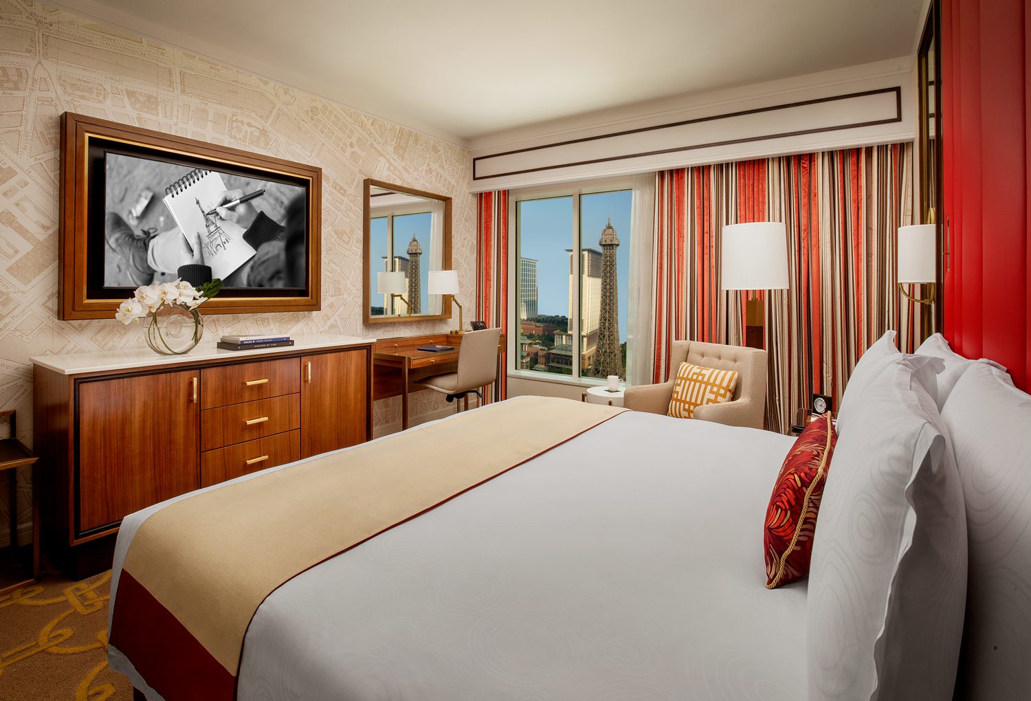 PARISIAN HOTEL EIFFEL TOWER ROOM